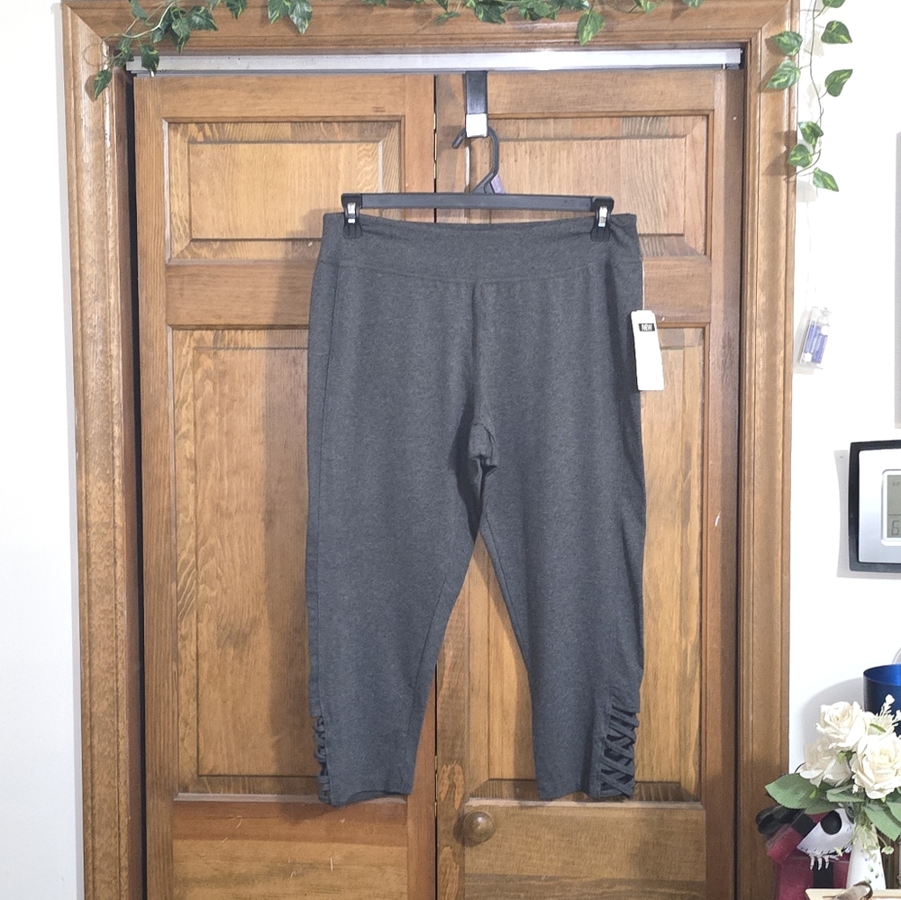 French Laundry Gray Capri Leggings~